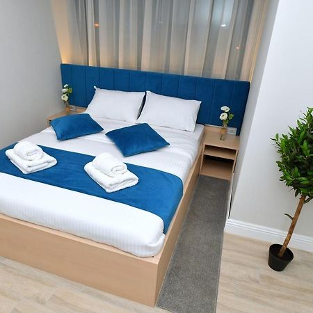 President Aparthotel Cacak Bagian luar foto