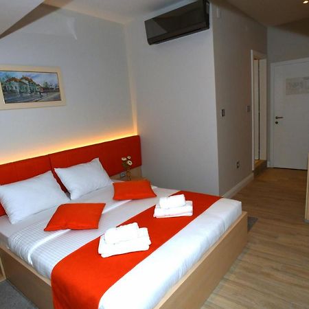 President Aparthotel Cacak Bagian luar foto