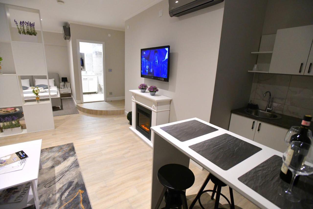President Aparthotel Cacak Bagian luar foto