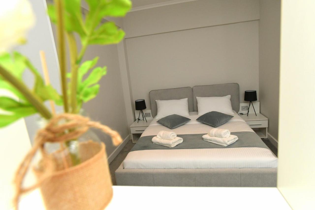 President Aparthotel Cacak Bagian luar foto