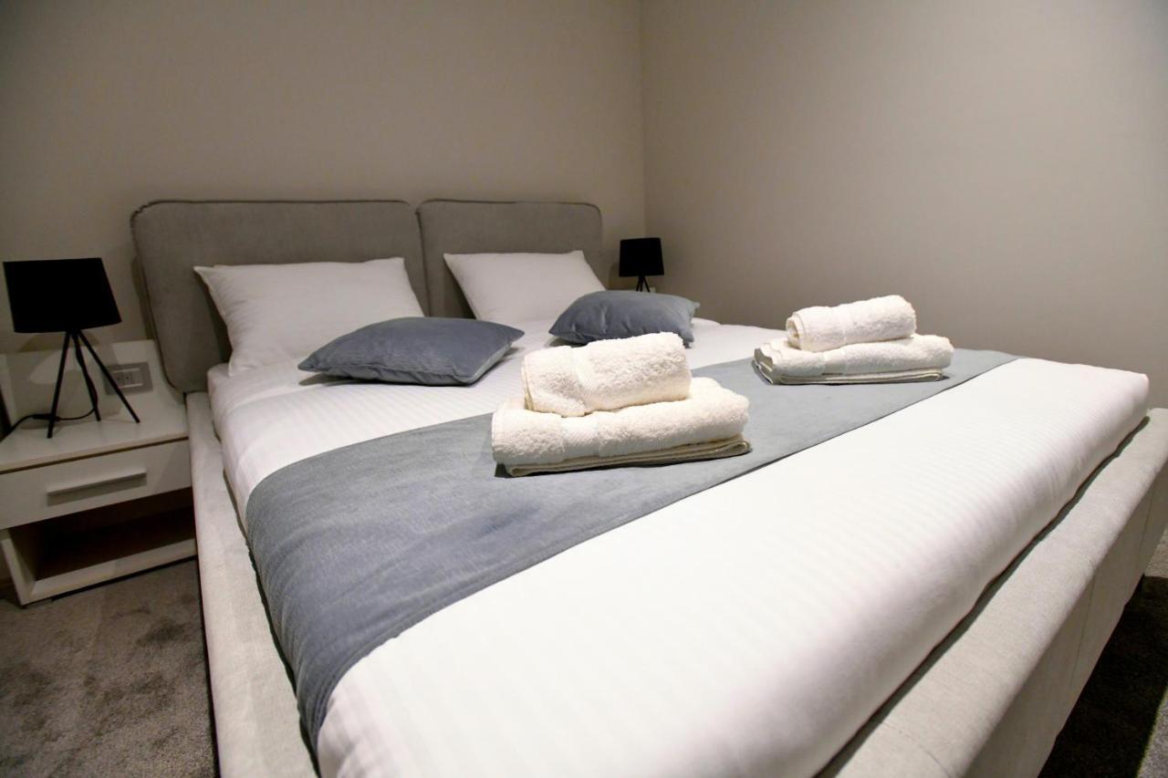 President Aparthotel Cacak Bagian luar foto
