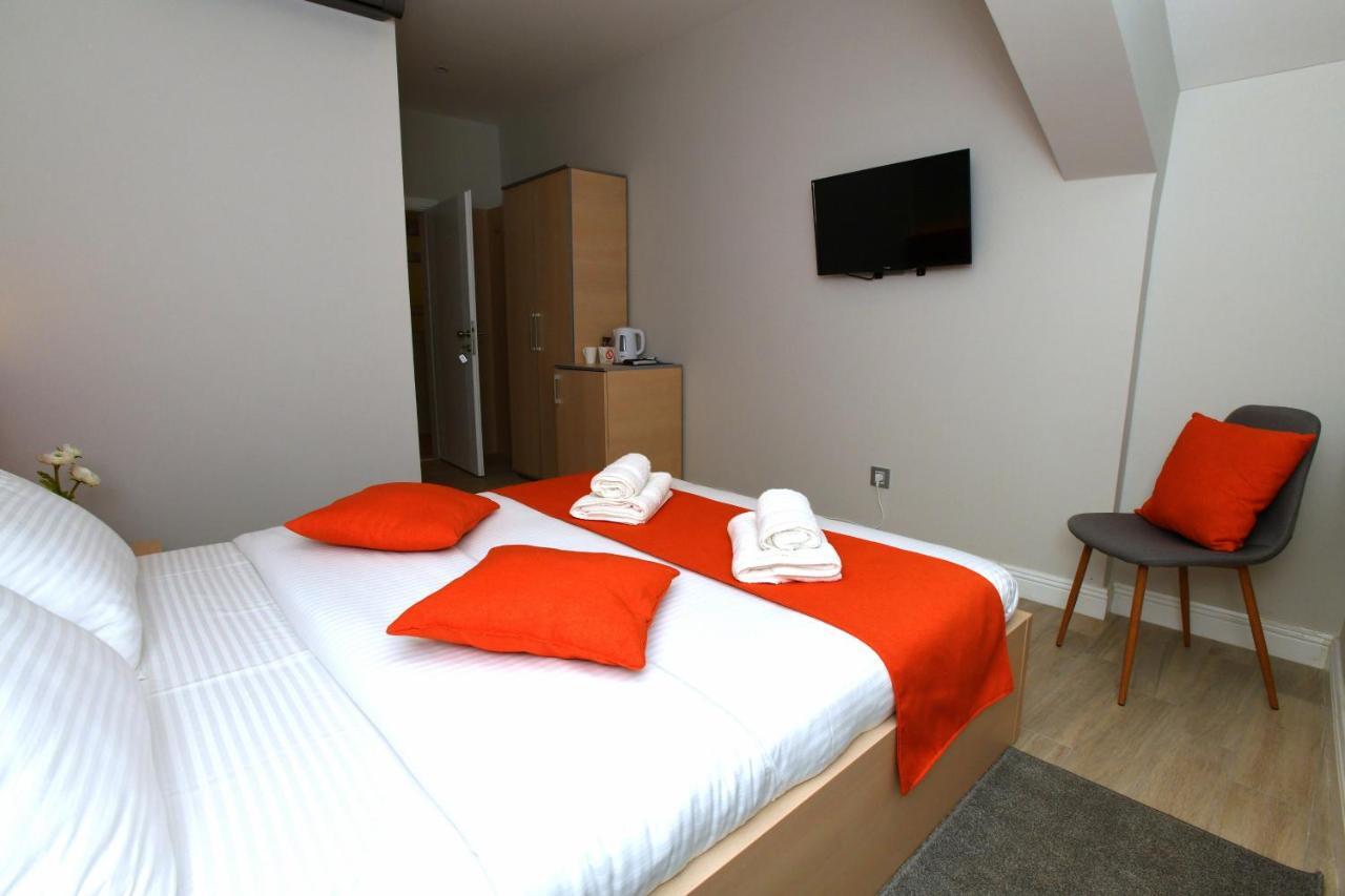 President Aparthotel Cacak Bagian luar foto