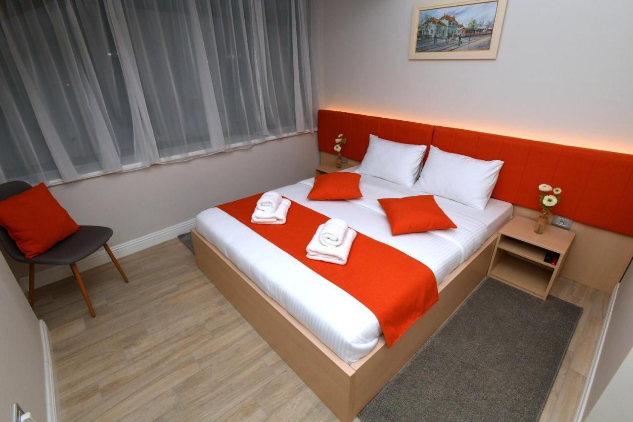 President Aparthotel Cacak Bagian luar foto