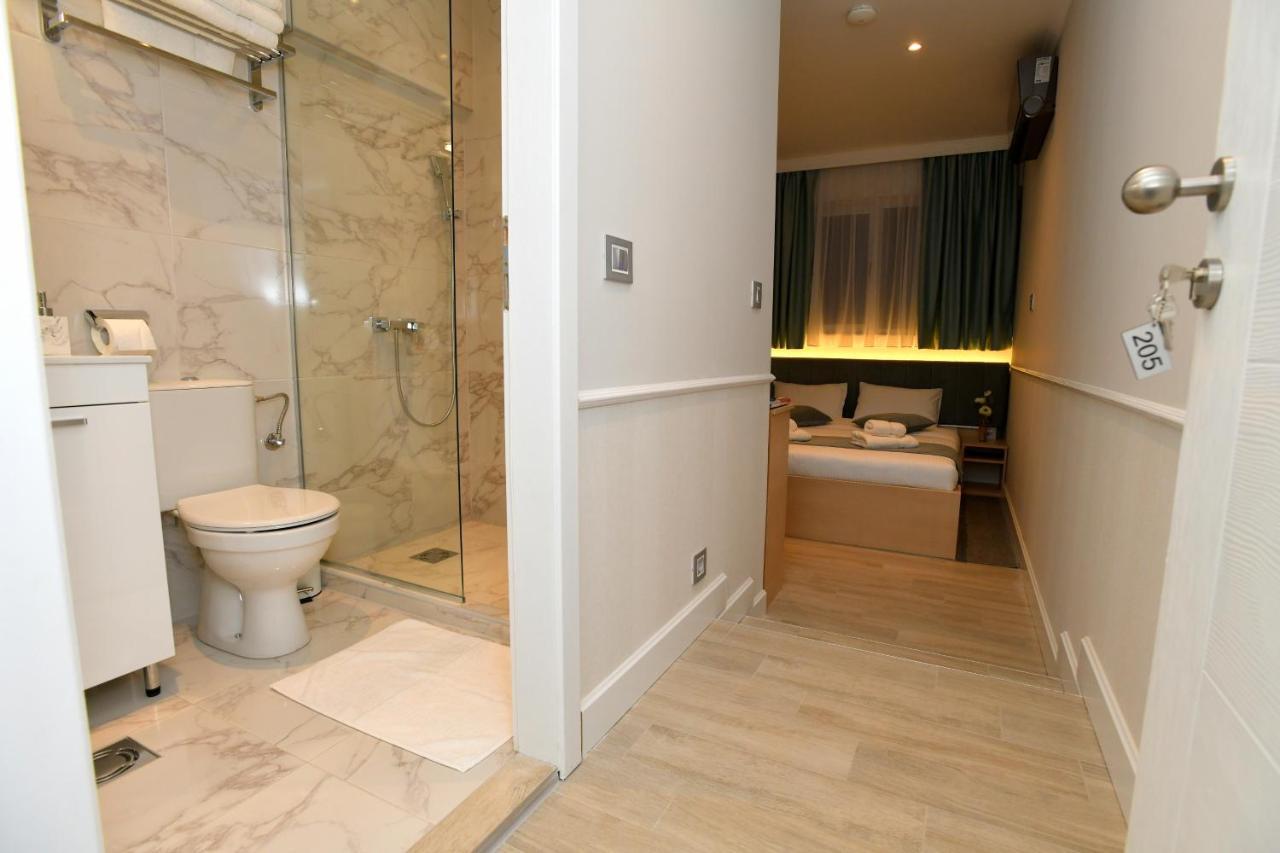 President Aparthotel Cacak Bagian luar foto