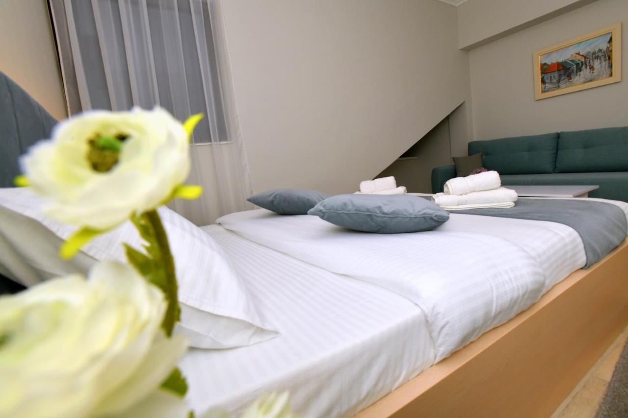President Aparthotel Cacak Bagian luar foto