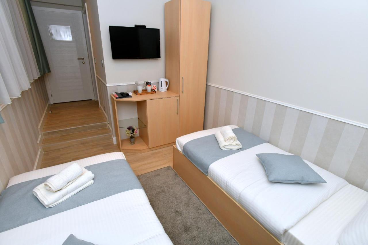 President Aparthotel Cacak Bagian luar foto