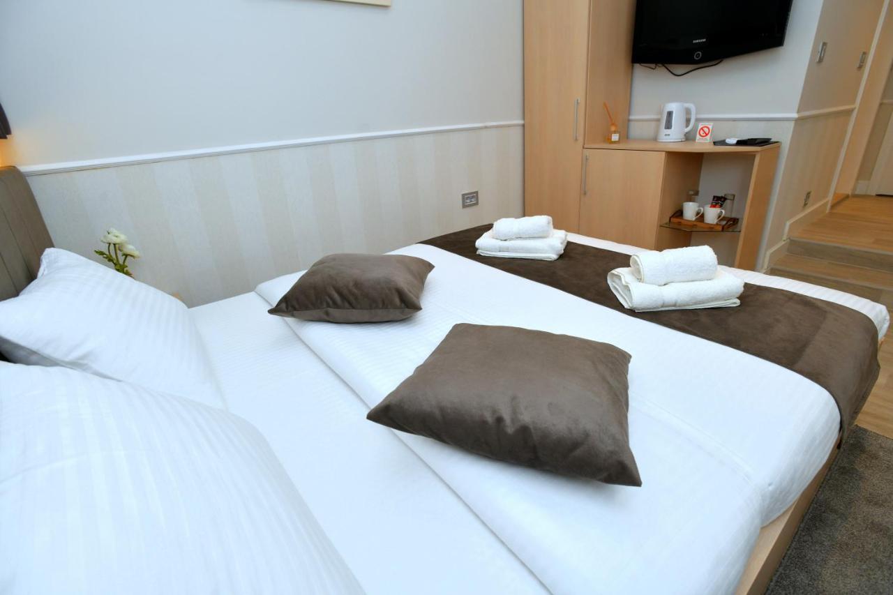 President Aparthotel Cacak Bagian luar foto